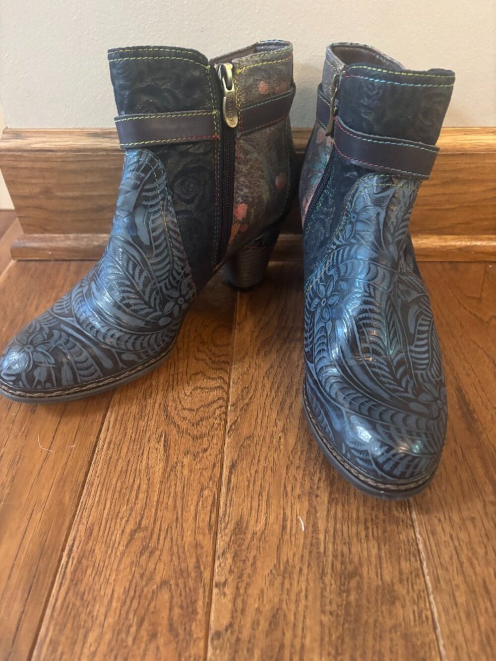 L’Artiste Spring Step Floral Embossed Leather Ankle Boots Size 38